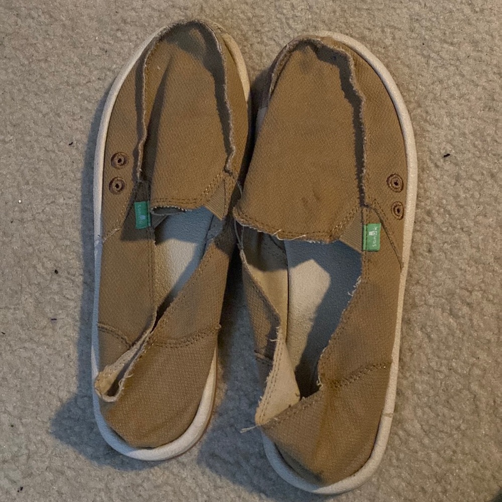 Preowned Sanuk Shoes